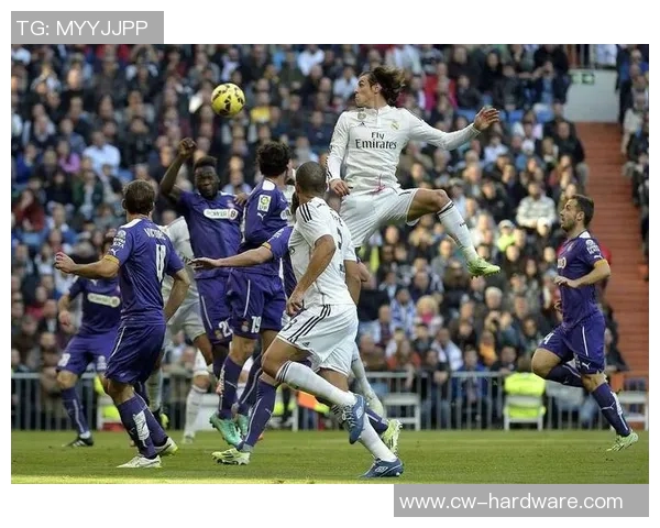 2003年欧冠经典对决皇马与曼联的巅峰对决回顾与分析