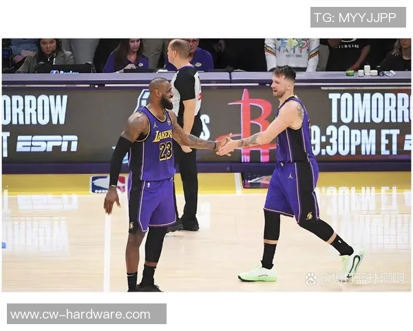 2013年季后赛经典对决马刺与湖人激战回顾与精彩瞬间分析 2013年季后赛经典对决马刺与湖人激战回顾与精彩瞬间分析